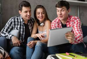 La Universidad Nebrija, con sede en Madrid, anunci&oacute; una nueva convocatoria de becas.