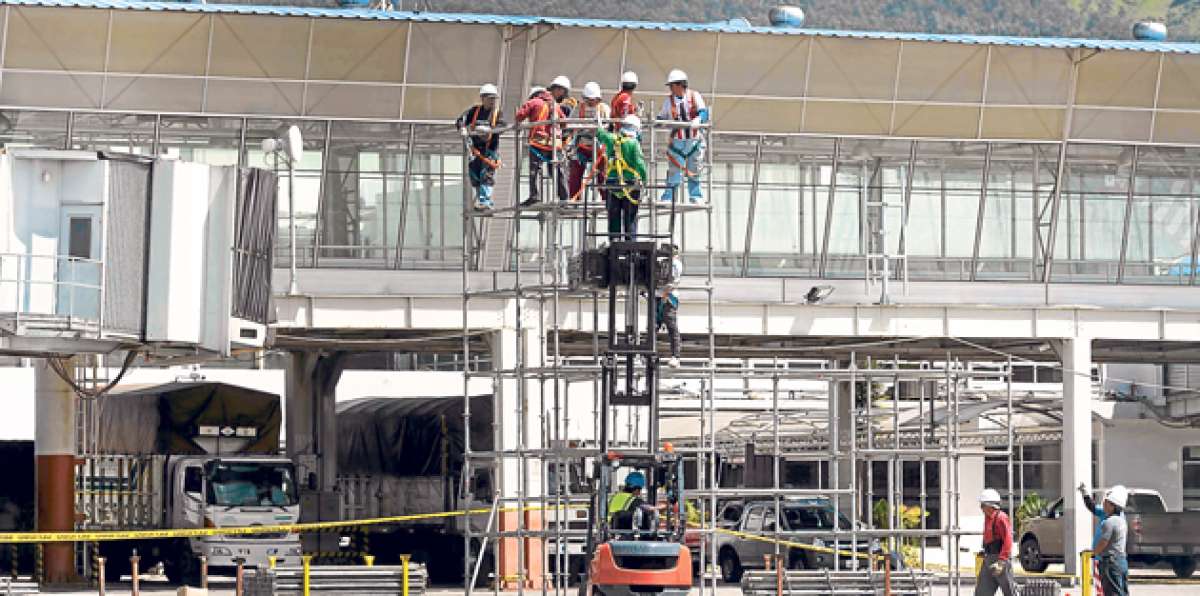 En el Parque Bicentenario se instalan las estructuras del templete para la misa del Papa, el pr&oacute;ximo 7 de julio. Foto: John Guevara / El Tel&eacute;grafo