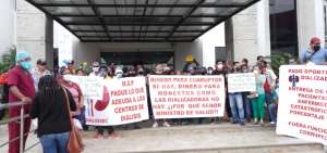 Pacientes renales exigen pago para los prestadores de servicios