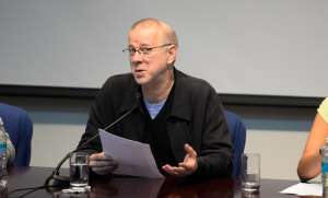 Alan Berliner sostuvo, en Flacso, que en sus entrevistas para documentales busca que los sujetos piensen en cada tema de una forma in&eacute;dita. Foto: &Aacute;lvaro p&eacute;rez / el tel&eacute;grafo