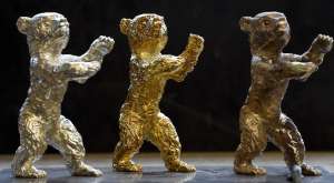 Esculturas de osos son los premios que se entregan en la Berlinale. FOTO: AFP
