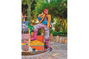 Personajes hechos por artesanos de la ciudad. Foto: Cortes&iacute;a