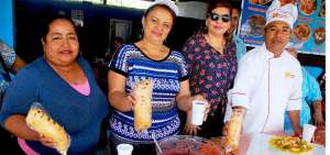 La colada morada y gastronom&iacute;a esmeralde&ntilde;a esperan a los turistas en el feriado