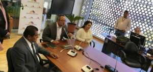 Augusto Espinosa renuncia a la Presidencia de la Comisi&oacute;n de Educaci&oacute;n