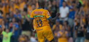 El ecuatoriano complet&oacute; su tripleta tres minutos despu&eacute;s al definir el 5-0 con un pase que le cedi&oacute; en el &aacute;rea el franc&eacute;s Andr&eacute;-Pierre Gignac.