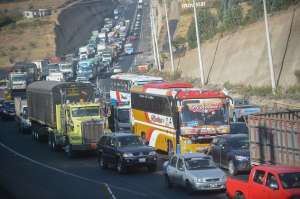 Restricci&oacute;n de circulaci&oacute;n para veh&iacute;culos pesados desde Pifo hasta la Y de Cusubamba