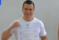 Presidente Noboa vota en referéndum