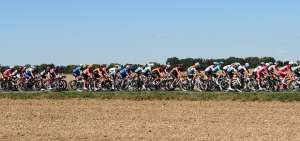 Carapaz sigue en Pelea en el Tour de Francia