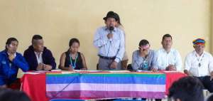 Jorge Herrera, presidente de la Conaie, durante el encuentro realizado en la sede del organismo, en Quito.