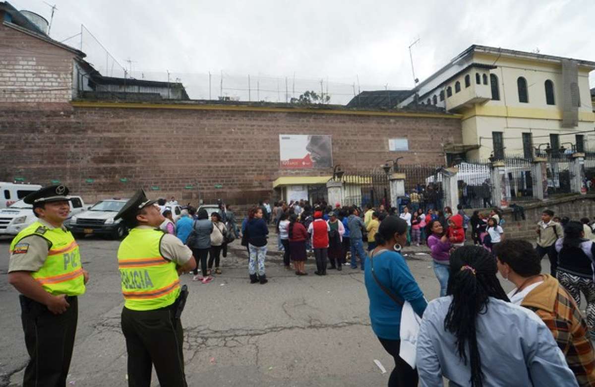 En este operativo se movilizaron a 1.600 internos que se encontraban en diferentes pabellones del expenal. Foto: Santiago Aguirre / El Tel&eacute;grafo 