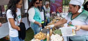 Entre los productos m&aacute;s populares ofrecidos en la feria est&aacute;n los tradicionales dulces de Manab&iacute;.
