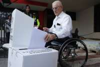 El Consejo Nacional Electoral (CNE) inauguró el voto en casa en Ecuador.
