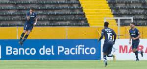 El campeonato nacional se detuvo en la quinta jornada, en la que se disputaron dos partidos sin la presencia de p&uacute;blico en las gradas.