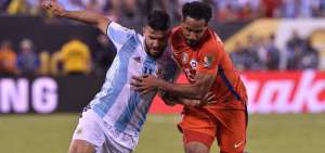 Kun Ag&uuml;ero advierte que Messi no ser&iacute;a el &uacute;nico en abandonar la albiceleste