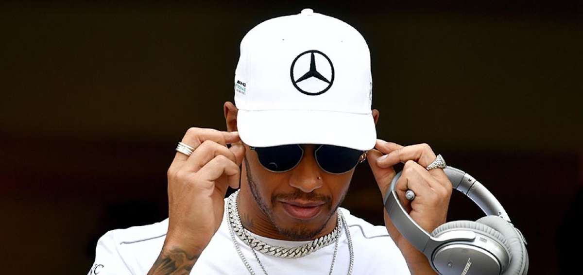 El a&ntilde;o pasado, en Azerbaiy&aacute;n, Lewis Hamilton choc&oacute; con un muro, su veh&iacute;culo perdi&oacute; una rueda y termin&oacute; quinto en la clasificaci&oacute;n.  