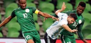 T&eacute;cnico de Nigeria afirma que ser&aacute; dif&iacute;cil sorprender otra vez a Argentina