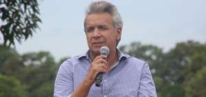 Len&iacute;n Moreno, presidente de Ecuador, durante una visita a una zona rural de Guayas.