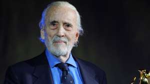 Falleci&oacute; Sir Christopher Lee, el villano de la voz grave