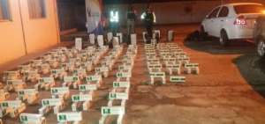 Polic&iacute;a hall&oacute; miles de cigarrillos en un taxi abandonado