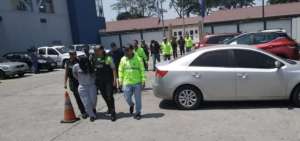 El abogado se dirig&iacute;a a una radio en Guayaquil cuando el veh&iacute;culo en que viajaba fue interceptado por desconocidos que le propinaron disparos.