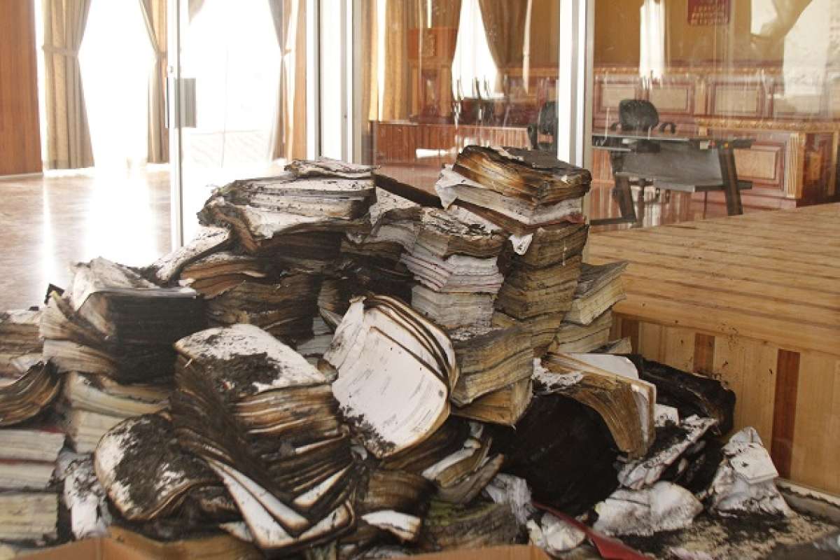 El fuego quem&oacute; documentos del lugar. 