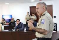 Fausto Salinas, comandante de la Policía Nacional, confirmó que los dos generales presentaron su renuncia. 