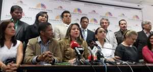 La Comisi&oacute;n de Derechos de los Trabajadores realizaron una rueda de prensa. 