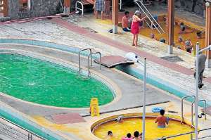  Ba&ntilde;os de Agua Santa es visitado por gente que busca el beneficio de las aguas termales. Foto: Jose Miguel Castillo | El Tel&eacute;grafo