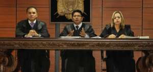 La recusaci&oacute;n fue presentada contra  los jueces del Tribunal de Apelaci&oacute;n, integrado por los magistrados David Jacho, Wilman Ter&aacute;n y Dilza Mu&ntilde;oz.