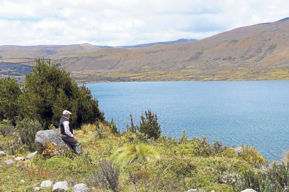 Los extra&ntilde;os no tienen derecho al di&aacute;logo cuando los indios sienten invadida su tierra que es para ellos su hembra, su parte sensible e &iacute;ntima, su c&aacute;ntaro sagrado. Los que deciden seguir pueden perderse para siempre.