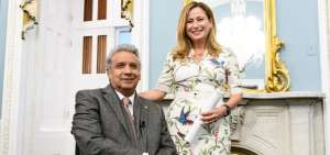 Moreno condecor&oacute; a la congresista de origen ecuatoriano Mucarsel-Powell