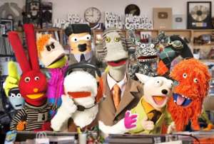 El noticiero de títeres chileno &#039;31 Minutos&#039; se convirtió en la primera banda de marionetas latina en presentarse en el icónico formato de NPR. Su show alcanzó más de un millón de reproducciones en menos de 12 horas.