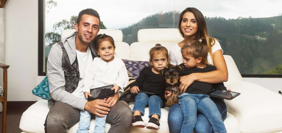 Mat&iacute;as Defederico y Cinthia Fern&aacute;ndez disfrutan el legado del f&uacute;tbol y la fama