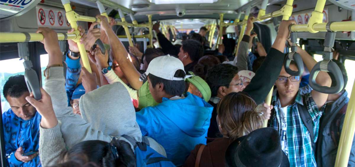 Las pericias que se viven en el transporte urbano de la capital