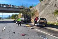 Tras colisión en la Ruta Viva, habilitan carril izquierdo en sentido Quito-Valle