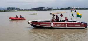 Unidades fluviales de los bomberos de Guayaquil y Samborond&oacute;n mantuvieron la b&uacute;squeda desde el pasado s&aacute;bado.