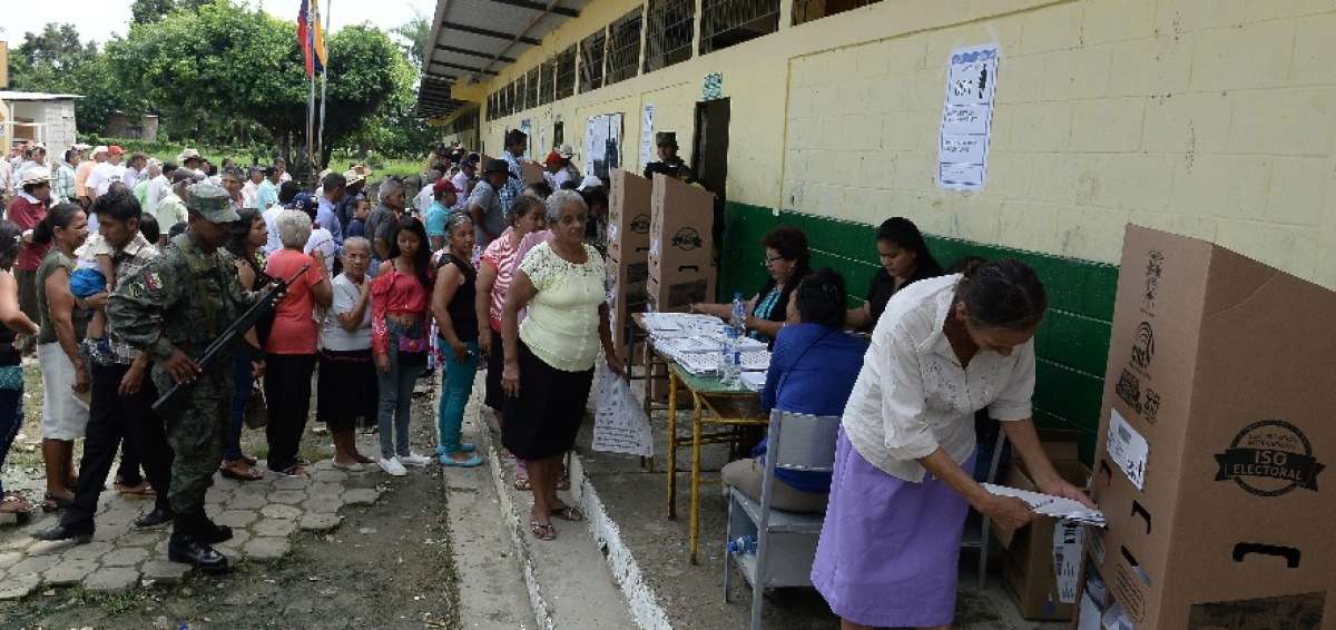 Sin desmanes se desarrollan las votaciones en 3 cantones del Guayas