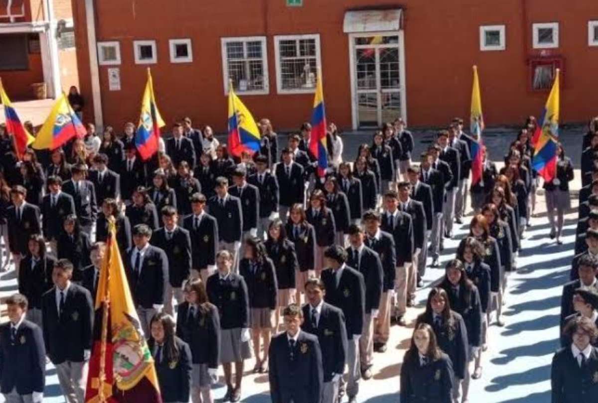 Andr&eacute;s Campa&ntilde;a, concejal, envi&oacute; una solicitud de comparecencia del Secretario de Educaci&oacute;n de Quito por la reducci&oacute;n de 700 cupos en planteles municipales. 