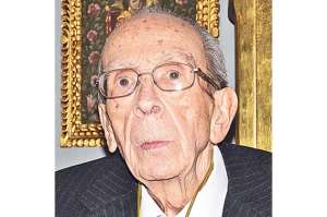 Luis Ramiro Beltr&aacute;n cuestion&oacute; la comunicaci&oacute;n dominante