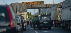 La carretera Al&oacute;ag-Santo Domingo soporta el paso de unos 16.000 veh&iacute;culos diarios. El 54% es de automotores livianos y el 13% extrapesados.