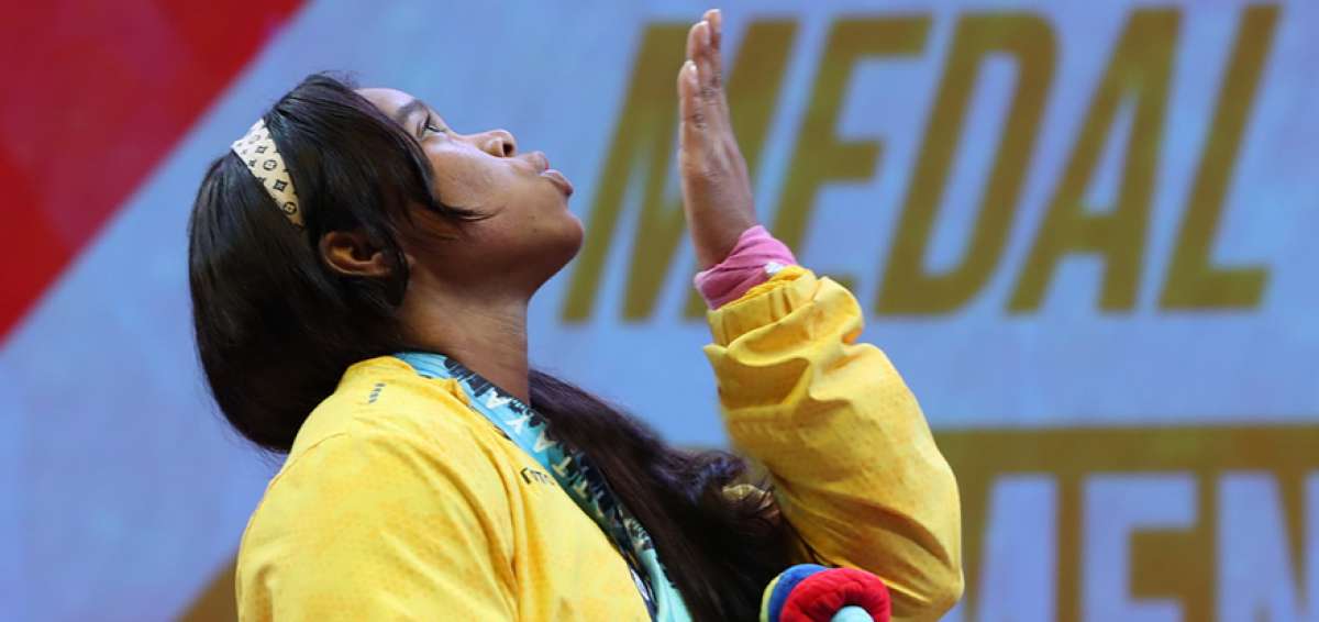 Leidy Sol&iacute;s levanta 247 kilogramos