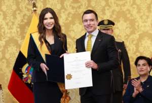 el presidente Daniel Noboa otorg&oacute; la m&aacute;xima distinci&oacute;n honor&iacute;fica del Estado a Kristi Noem.
