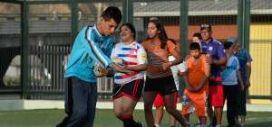 Tres veces por semana los j&oacute;venes, de los programas de Fasinarm y de otras instituciones que trabajan con personas con discapacidad intelectual, entrenan en las canchas del parque lineal de la avenida Barcelona. De este grupo, ya hay prospectos para integrar el equipo nacional de rugby de Ecuador.