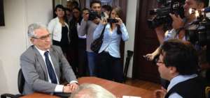 Fernando Bustamante se desafilia de PAIS