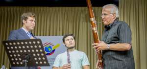 Morelli dio clases magistrales a m&uacute;sicos de la ciudad en el CEN, desde el martes pasado. 