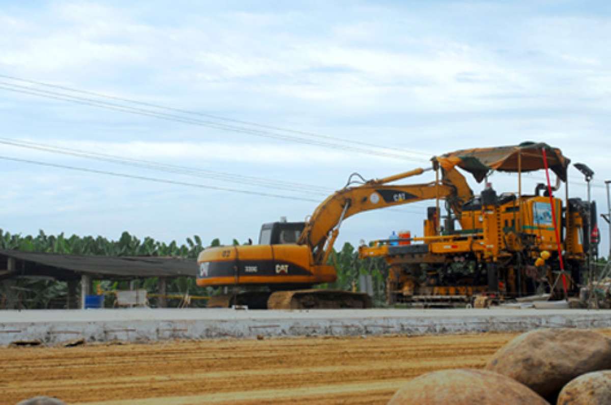 La v&iacute;a tiene una extensi&oacute;n de 17,3 kil&oacute;metros y se espera que est&eacute; lista para finales de este semestre. Foto: Fabricio Cruz / El Tel&eacute;grafo