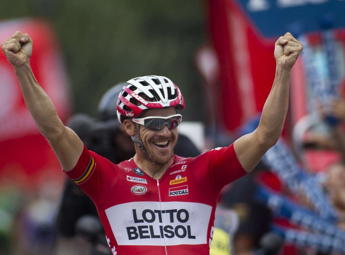 Adam Hansen celebra tras llegar primero al final de la d&eacute;cimonovena etapa. Foto: AFP