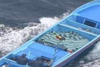 Una lancha capturada frente a las costas ecuatorianas escondía 1,5 toneladas de droga. 