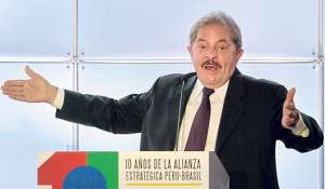 Luiz Inacio Lula da Silva, expresidente de Brasil, defiende al Gobierno.