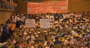 Los campesinos participaron activamente en los di&aacute;logos ciudadanos; uno de los ofrecimientos fue continuar con la entrega de capacitaci&oacute;n para optimizar la producci&oacute;n de alimentos.        